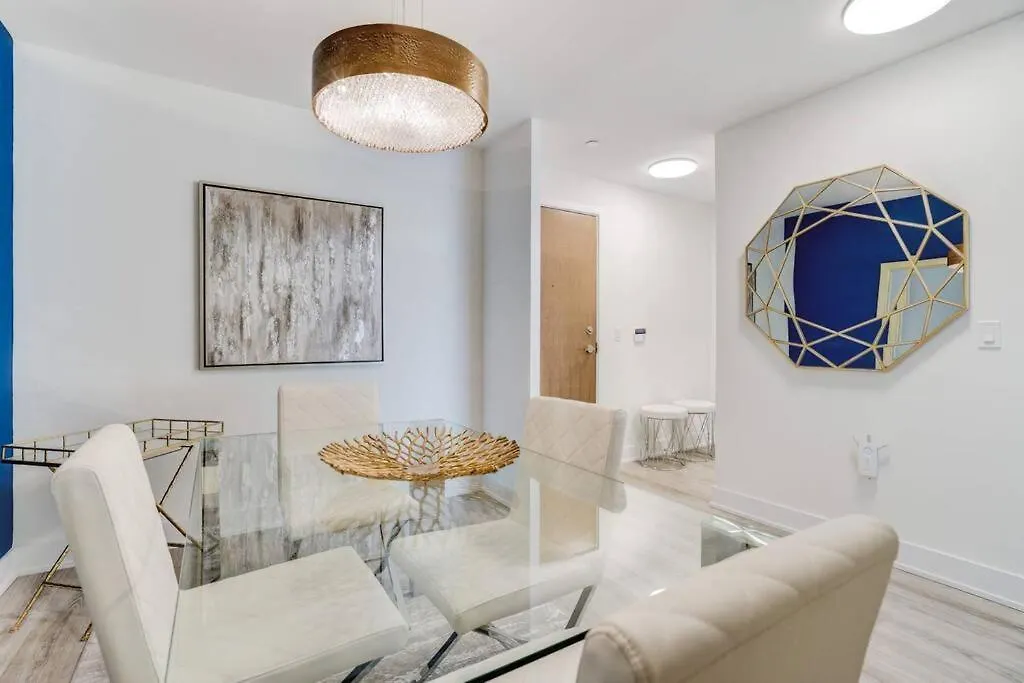 Waterfront Luxury Condo Toronto Apartment